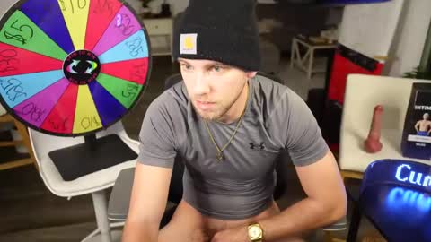 Snapshot of troy_greenxo chatting on 02-02-25, 04:15 Troy Green online show from 02-02-25, 04:15