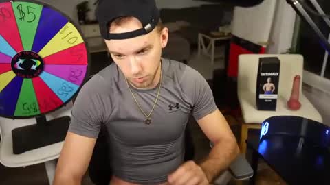 Snapshot of troy_greenxo chatting on 02-04-25, 04:26 Troy Green online show from 02-04-25, 04:26