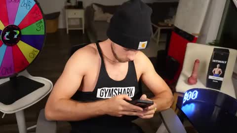 Snapshot of troy_greenxo chatting on 02-09-25, 03:43 Troy Green online show from 02-09-25, 03:43