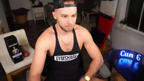 Snapshot of troy_greenxo chatting on 02-25-25, 03:20 Troy Green online show from 02-25-25, 03:20