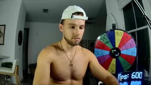 Snapshot of troy_greenxo chatting on 09-09-25, 01:16 Troy Green online show from 09-09-25, 01:16