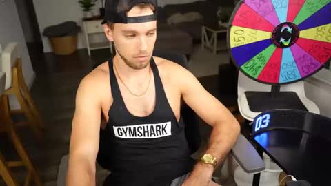 Snapshot of troy_greenxo chatting on 09-14-25, 05:28 Troy Green online show from 09-14-25, 05:28