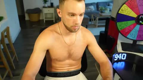 Snapshot of troy_greenxo chatting on 09-27-25, 10:37 Troy Green online show from 09-27-25, 10:37