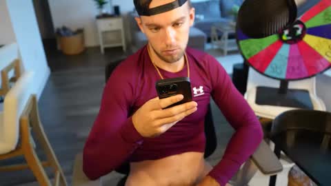 Snapshot of troy_greenxo chatting on 10-02-25, 09:33 Troy Green online show from 10-02-25, 09:33