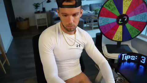 Snapshot of troy_greenxo chatting on 10-04-25, 08:51 Troy Green online show from 10-04-25, 08:51