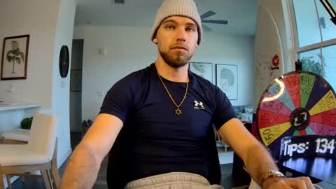 Snapshot of troy_greenxo chatting on 10-12-25, 08:41 Troy Green online show from 10-12-25, 08:41