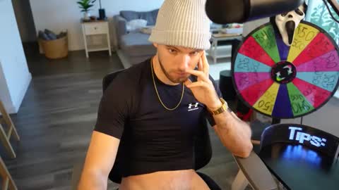 Snapshot of troy_greenxo chatting on 10-15-25, 08:53 Troy Green online show from 10-15-25, 08:53