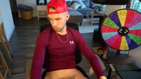 Snapshot of troy_greenxo chatting on 10-22-25, 09:47 Troy Green online show from 10-22-25, 09:47