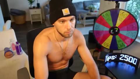 Snapshot of troy_greenxo chatting on 10-25-25, 09:31 Troy Green online show from 10-25-25, 09:31