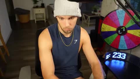 Snapshot of troy_greenxo chatting on 11-03-25, 10:42 Troy Green online show from 11-03-25, 10:42