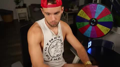 Snapshot of troy_greenxo chatting on 11-05-25, 10:54 Troy Green online show from 11-05-25, 10:54