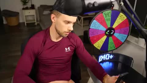 Snapshot of troy_greenxo chatting on 11-09-25, 06:12 Troy Green online show from 11-09-25, 06:12