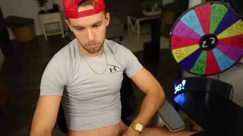 Snapshot of troy_greenxo chatting on 11-13-25, 03:27 Troy Green online show from 11-13-25, 03:27