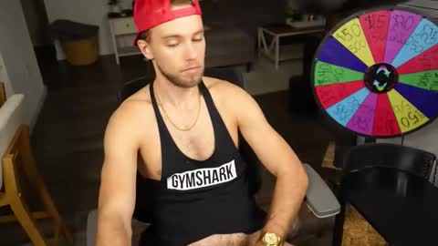 Snapshot of troy_greenxo chatting on 11-25-25, 10:43 Troy Green online show from 11-25-25, 10:43