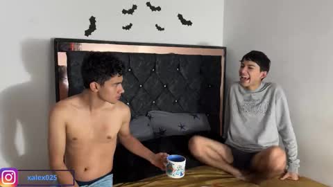 troye_lex online show from 11-22-25, 08:30