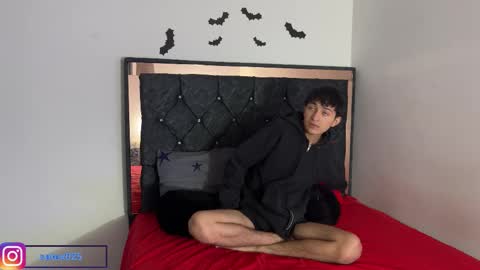 troye_lex online show from 11-28-25, 10:56