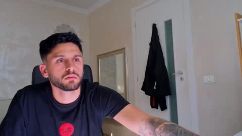 Snapshot of troywade chatting on 05-11-26, 02:45 TroyWade online show from 05-11-26, 02:45