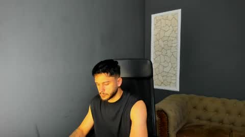 Snapshot of troywade chatting on 05-14-26, 05:03 TroyWade online show from 05-14-26, 05:03