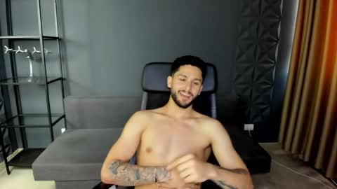 Snapshot of troywade chatting on 05-27-26, 05:04 TroyWade online show from 05-27-26, 05:04