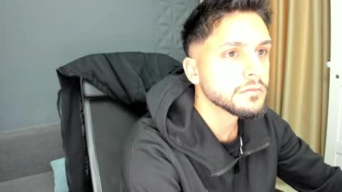 Snapshot of troywade chatting on 06-01-26, 04:14 TroyWade online show from 06-01-26, 04:14
