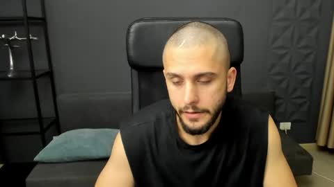 Snapshot of troywade chatting on 06-10-26, 04:34 TroyWade online show from 06-10-26, 04:34