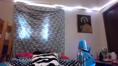 Snapshot of truckerswifetobe chatting on 12-15-24, 03:20 TruckersWifeToBe online show from 12-15-24, 03:20