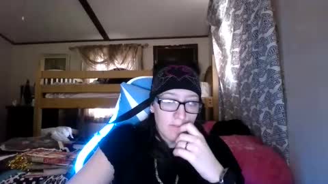 Snapshot of truckerswifetobe chatting on 12-15-24, 06:26 TruckersWifeToBe online show from 12-15-24, 06:26