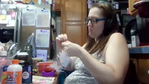 Snapshot of truckerswifetobe chatting on 11-09-25, 05:28 TruckersWifeToBe online show from 11-09-25, 05:28