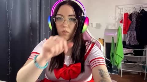 Amelia online show from 10-12-25, 10:36