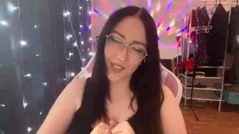 Amelia online show from 10-21-25, 05:08