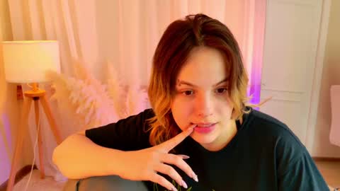 Snapshot of true_voice chatting on 07-01-26, 12:07 Emma online show from 07-01-26, 12:07