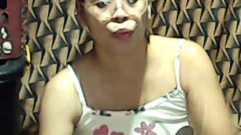 Snapshot of truefilipinabeauty chatting on 04-11-26, 11:25 emily online show from 04-11-26, 11:25