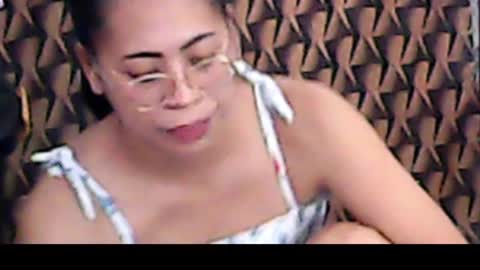 Snapshot of truefilipinabeauty chatting on 04-15-26, 01:56 emily online show from 04-15-26, 01:56
