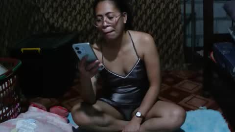 Snapshot of truefilipinabeauty chatting on 04-24-26, 12:29 emily online show from 04-24-26, 12:29