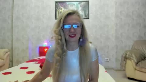 Snapshot of truefoxyyy chatting on 04-26-26, 04:48 Fox online show from 04-26-26, 04:48