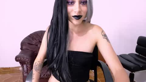 Snapshot of tryp666 chatting on 05-12-26, 01:14 Cait online show from 05-12-26, 01:14