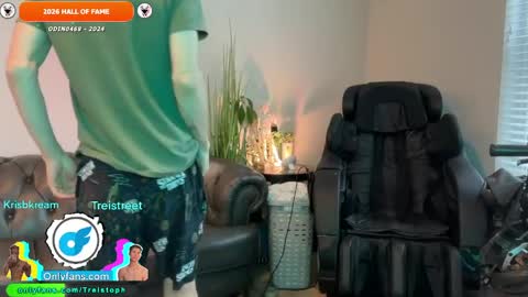Snapshot of trystoph chatting on 04-19-26, 02:27 Treistoph online show from 04-19-26, 02:27