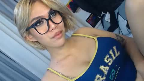 Snapshot of ts_tatiana chatting on 10-06-25, 12:13 billie online show from 10-06-25, 12:13