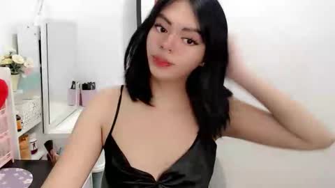 Snapshot of ts_vexana chatting on 10-15-25, 06:02 Dhalia online show from 10-15-25, 06:02