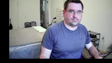 Snapshot of tstwbtsb chatting on 05-14-26, 02:13 tstwbtsb online show from 05-14-26, 02:13