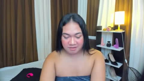 Karen Oquio online show from 10-09-25, 05:27
