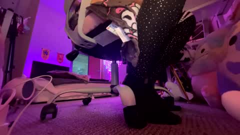 MOCHI NEXT DOOR online show from 01-23-25, 07:51