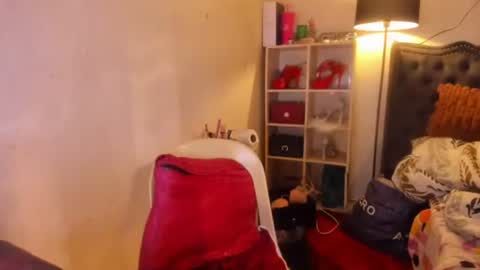 Snapshot of tsvanilla chatting on 01-21-25, 12:25 Frankie online show from 01-21-25, 12:25