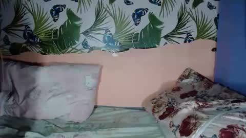 Snapshot of tswildflower33 chatting on 01-22-25, 05:49 Chin-chin online show from 01-22-25, 05:49