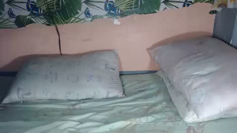 Snapshot of tswildflower33 chatting on 02-23-25, 02:25 Chin-chin online show from 02-23-25, 02:25