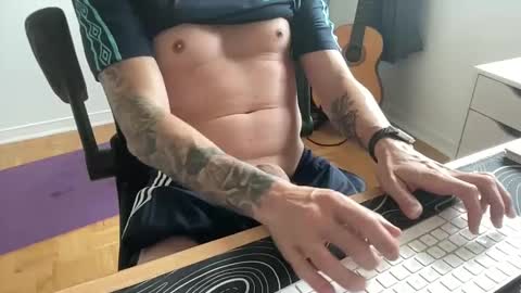 Snapshot of tt_boy2000 chatting on 09-10-25, 03:23 TT Boy2000 online show from 09-10-25, 03:23