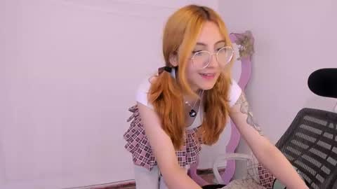 Snapshot of tu_dulcetentacion_ chatting on 06-16-26, 01:41 ANGELICA online show from 06-16-26, 01:41