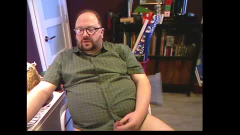 tuckwell online show from 12-16-25, 03:39