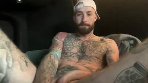 Snapshot of tuhands chatting on 10-24-25, 01:29 Tuhands online show from 10-24-25, 01:29