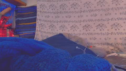 tumbafox1 online show from 05-10-26, 06:40